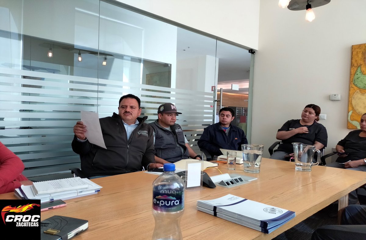 FrocZacatecas's tweet photo. 𝕾𝖎𝖓𝖉𝖎𝖈𝖆𝖙𝖔 𝖆𝖈𝖙𝖚𝖆𝖓𝖙𝖊
Comision revisora salarial en integración del pliego petitorio del hotel fiesta inn, instrucción del líder nacional Isaías González Cuevas., trabajar por los trabajadores.
#GastonomicosZacatecas
#sindicatocroczacatecas 
#TodosSomosCROC https://t.co/UqbvukOjjs
