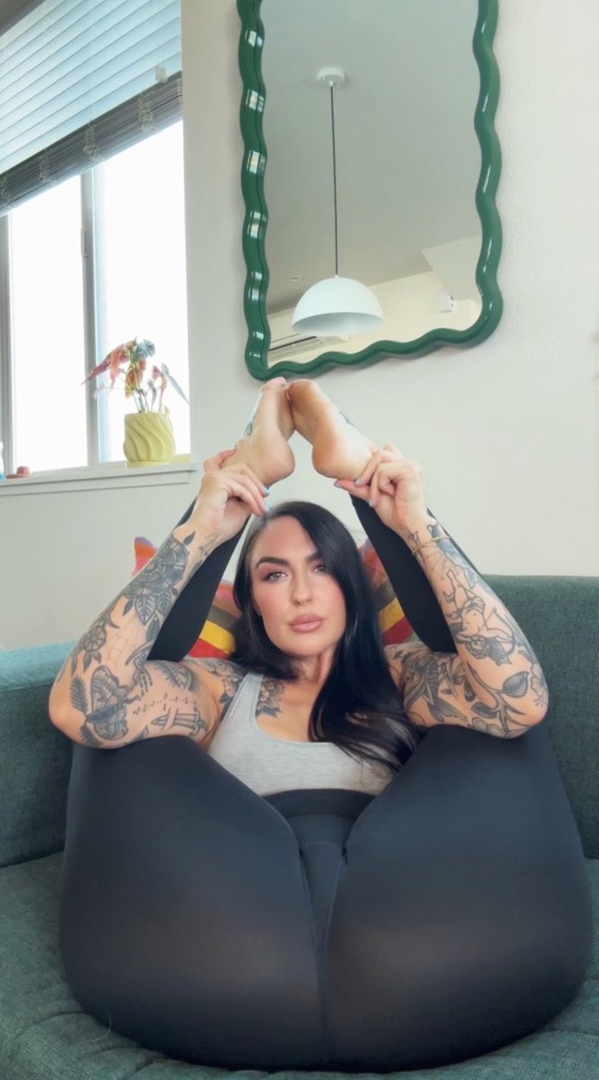 How’s your Saturday going? 💖