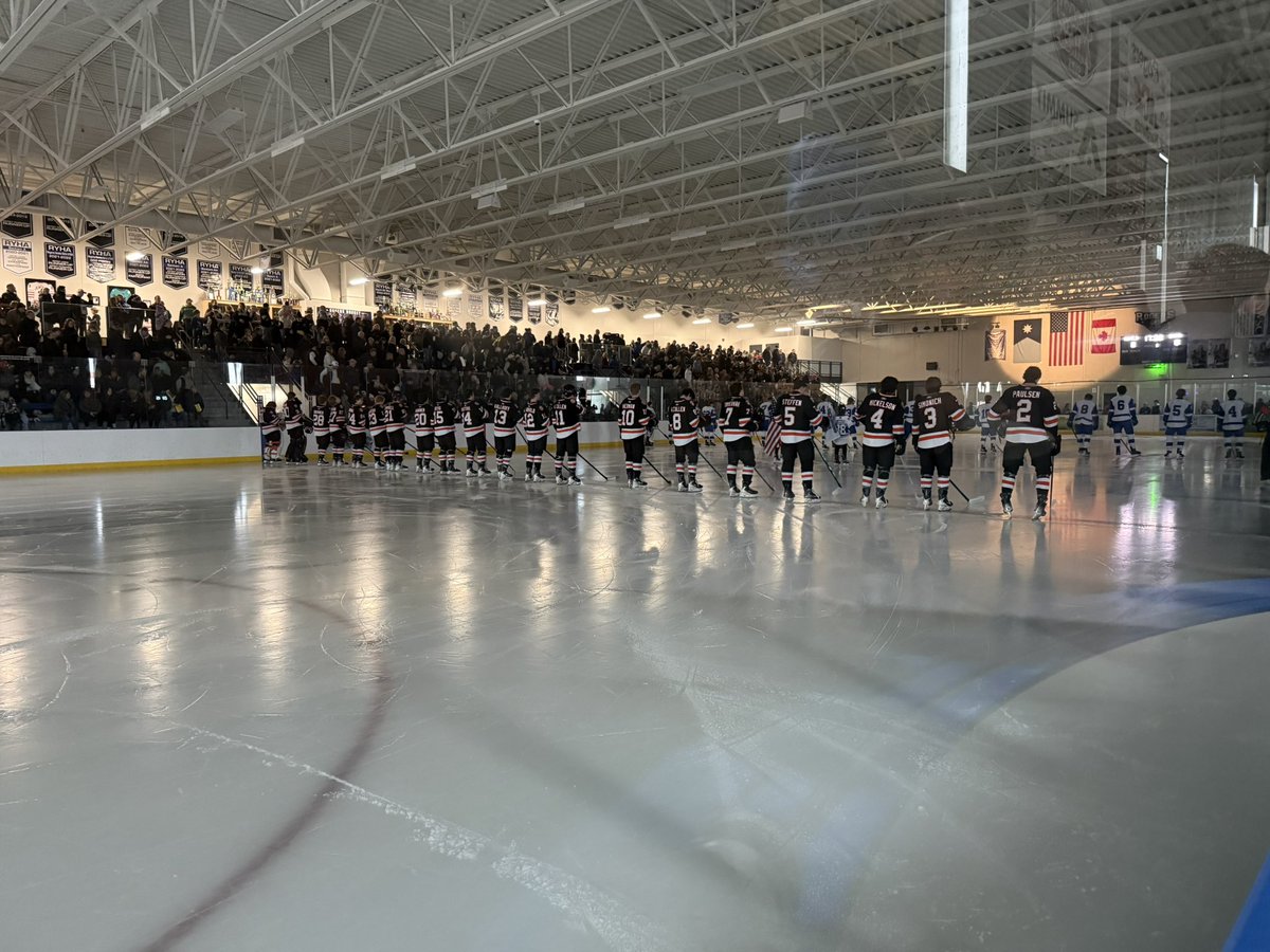 YouthHockeyHub's tweet photo. BHS

#2AA Moorhead vs #5AA Rogers 

Rogers Ice Arena 

3:15 PM https://t.co/lf67QtyB5b
