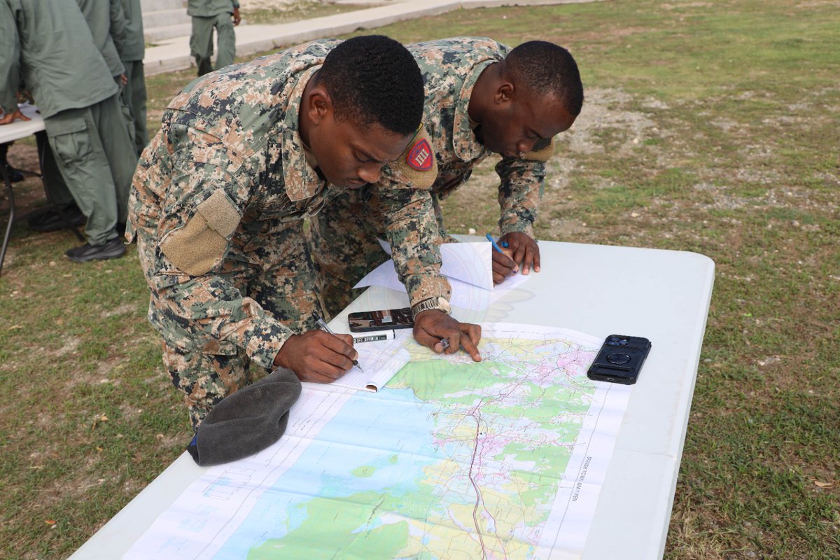 JDFSoldier's tweet photo. leadership and discipline.
Well done to our hard working trainees!!!!
#Skillstraining
#MapReading
#IndividualCompetence
#JamaicaDefenceForce
#HEARTNSTATrust
Photos by Private Joewell Black, Headquarters Jamaica Defence Force https://t.co/jazvoL6j5e