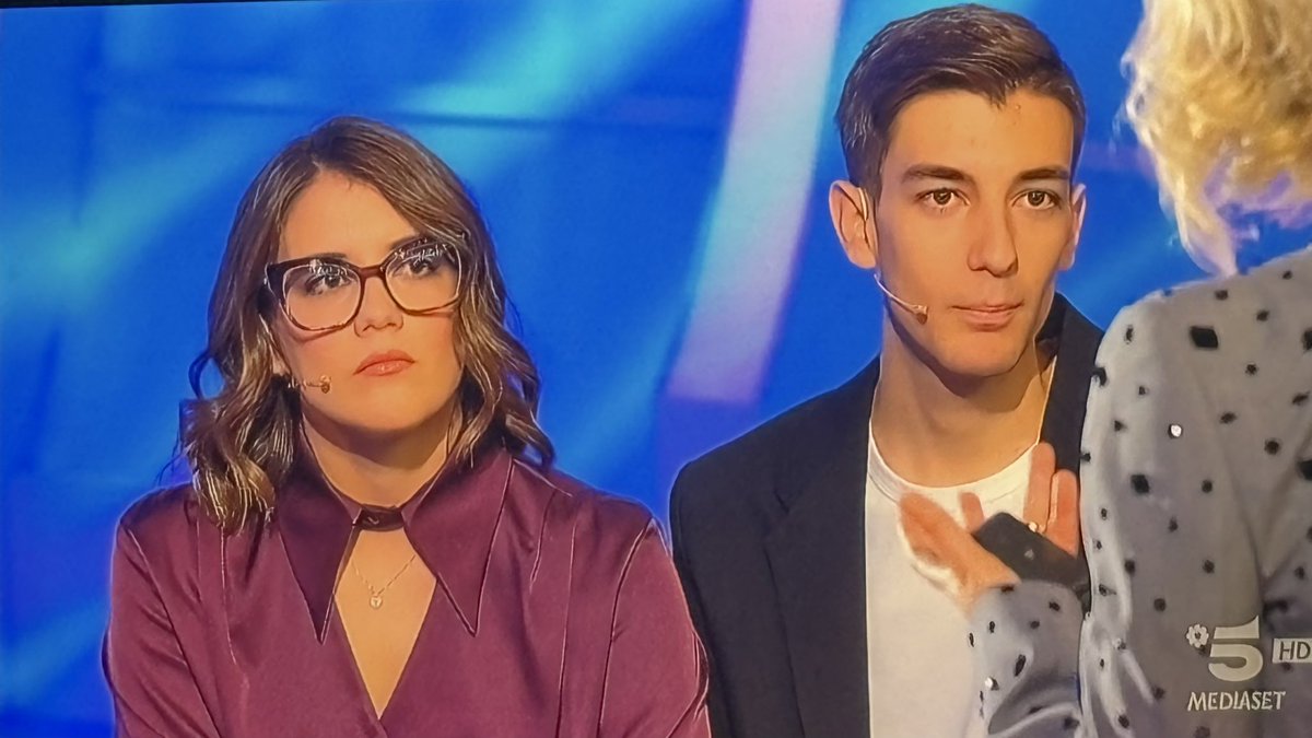 La figlia mi da delle strane vibes, forse questa storia può ancora riservarci qualche omicidio #cepostaperte