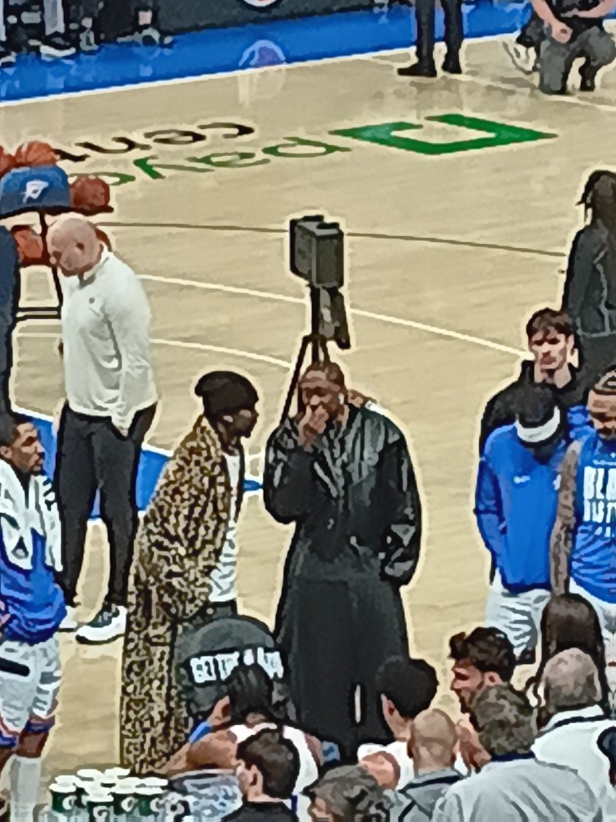 Shanedizzle82's tweet photo. The boys watchin and lookin clean!!
#Thunder https://t.co/uXYLe1f9FG