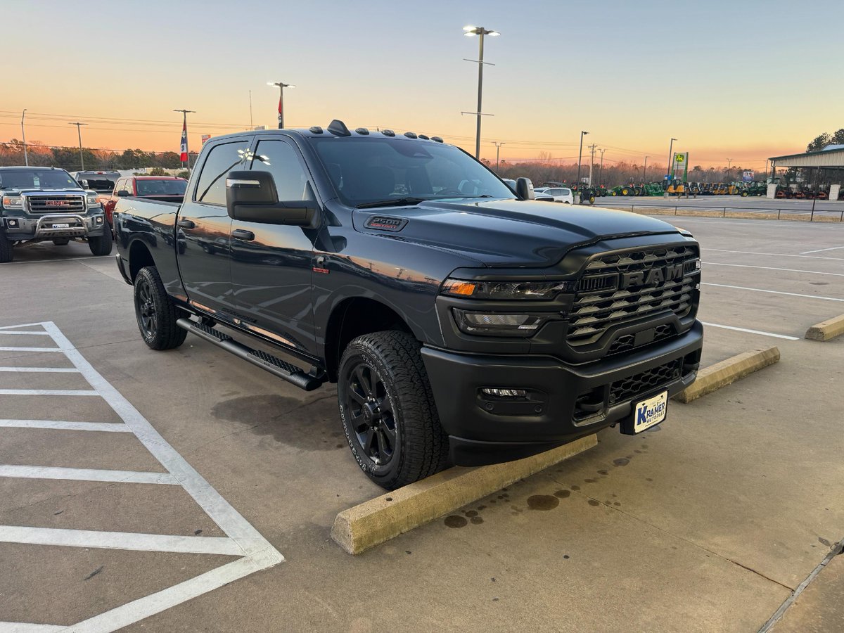 KramerAutoplex's tweet image. 🤗 John made an upgrade with the purchase of his brand-new 2026 Ram 2500 Tradesman.🔥🎉 Welcome to the #KramerFamily!

Come see Seth Brown for your next vehicle purchase. 
☎️ (936) 630-9206
🖥️ bit.ly/3KTvcPz

#Kramer #KramerAutoplex #LivingstonTX #NewCars #PreOwnedCars