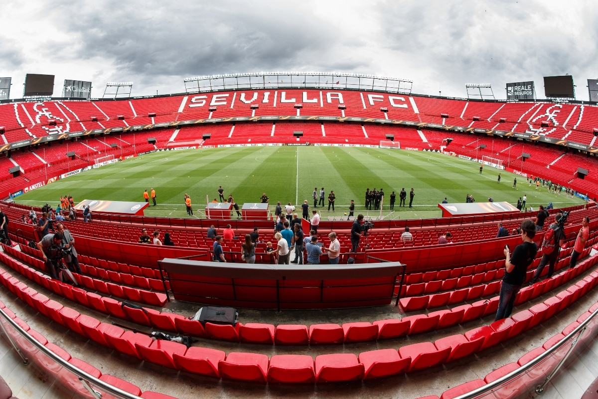 fhfamilia's tweet photo. Alerta naranja en Sevilla cuando juega el Real Betis Balompié y alerta naranja cuando juega el Sevilla FC.

Dicen que nunca se rinden, pues ya han huido 3 veces 🤣🤣🤣🤣🤣 https://t.co/AqwN3ynbnW