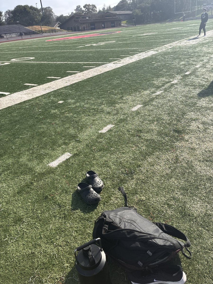 zeesosuave's tweet photo. Hard Work over here @OwlFootball_ @kennycoleman81 https://t.co/lcdBjrLJGH