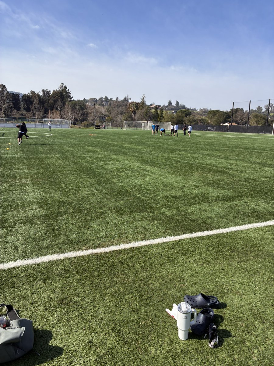 zeesosuave's tweet photo. Hard Work over here @OwlFootball_ @kennycoleman81 https://t.co/lcdBjrLJGH