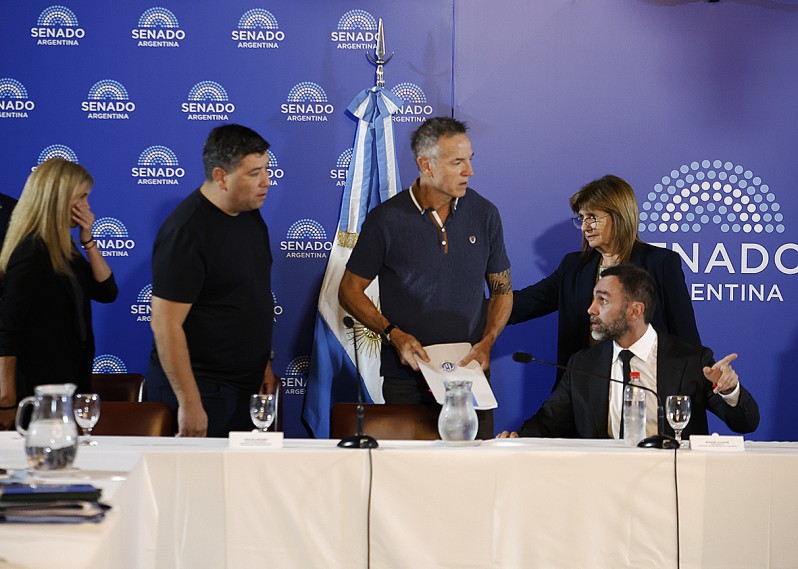 El #plan de la #CGT para #desarmar la #reforma laboral de #Milei
clasicatvradio.com/el-plan-de-la-…