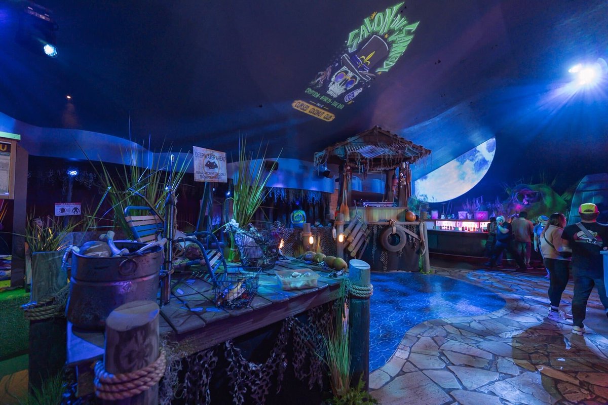 SNEAK PEEK: the Cursed Coconut Club is back for Mardi Gras season at Universal CityWalk! 💀

🪦 First floor