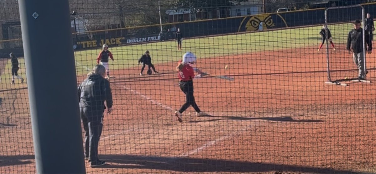 Rylee_2Softball's tweet photo. Had such a great time going to Pfeiffer College and getting the opportunity to learn and improve my skills. I had so much fun, and the coaches and players are amazing! Thank you @PfeifferSball for providing such a great camp!!!
#softball #Drills #Softball #fyp https://t.co/josCCFstsS