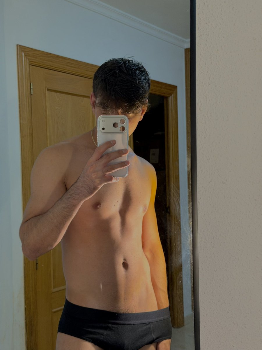 dany_gveliz's tweet photo. El negro me queda bien? https://t.co/WEeIpYNLax