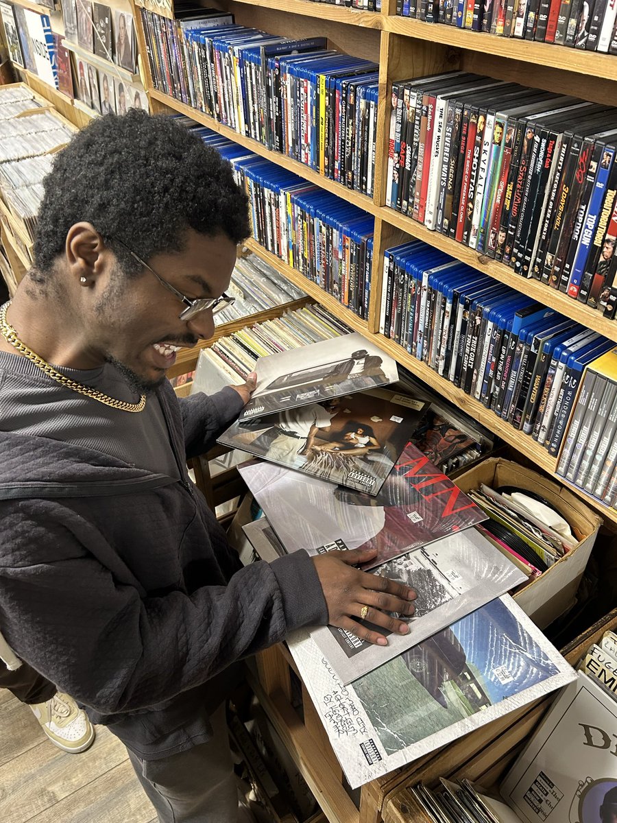 MoonChild tweet media