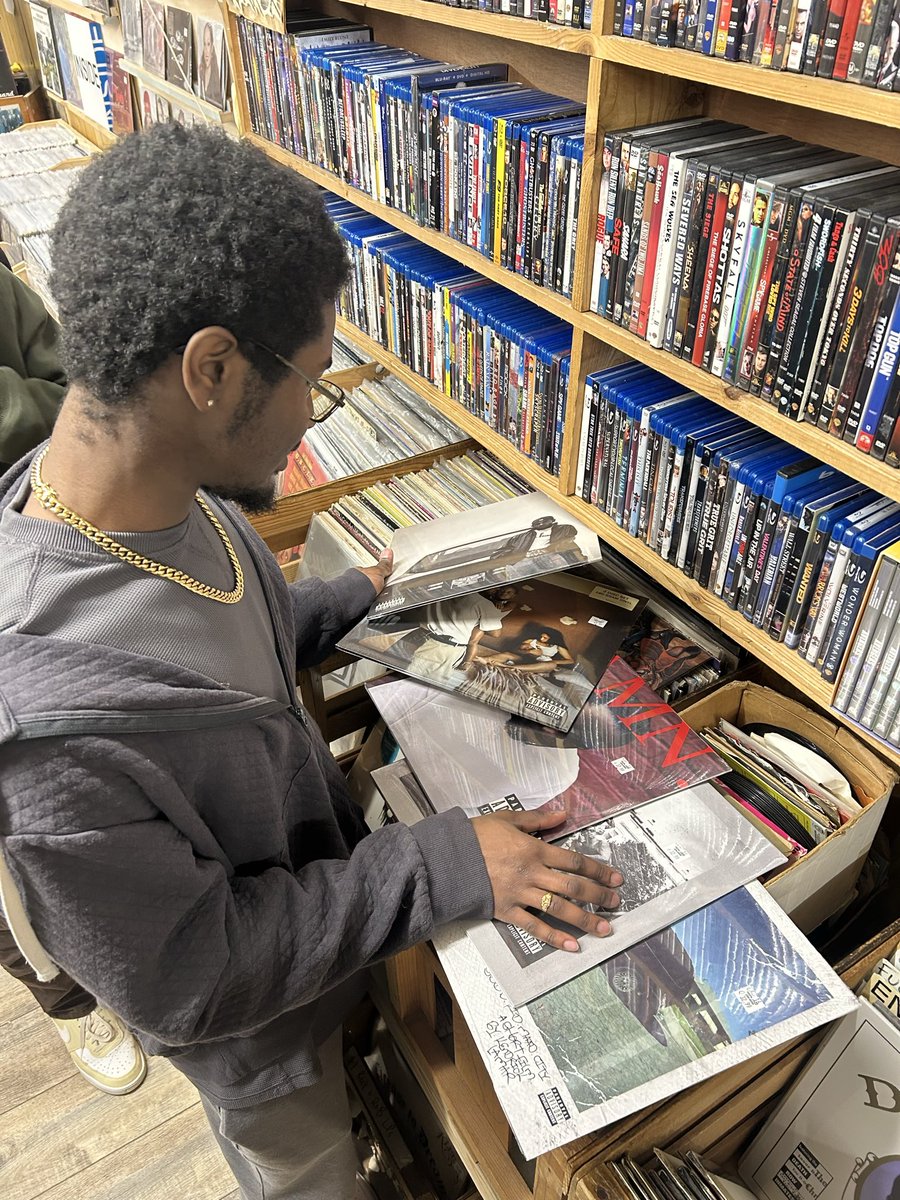 MoonChild tweet media