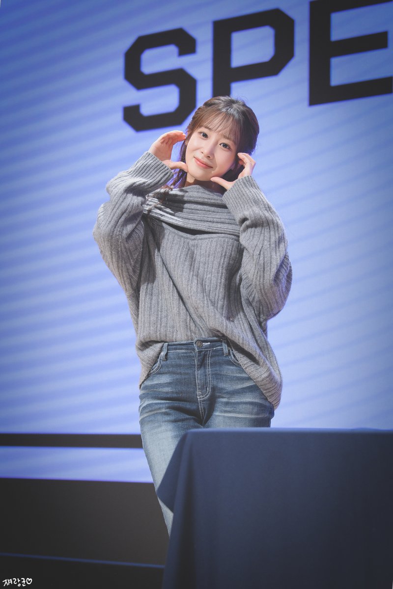 ysteaa's tweet photo. 260207 season greeting fan sign event
#러블리즈 #Lovelyz #지애 #유지애 #Jiae #ジエ
👼 https://t.co/ULyIwPvMcX