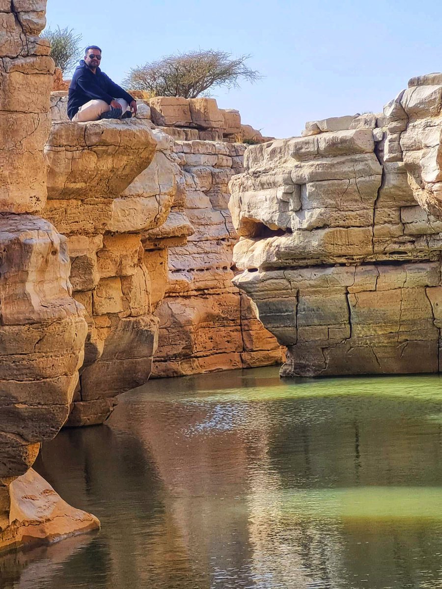 Altmsh_Azmi's tweet photo. Walking through the canyon and suddenly seeing water in such a dry place was one of those moments that makes you stop and just appreciate nature.

#nature https://t.co/evIQIjajJ8
