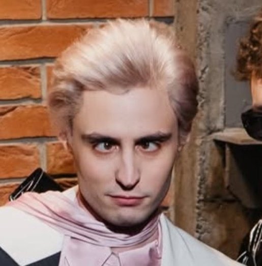 axl 🌹 tweet media