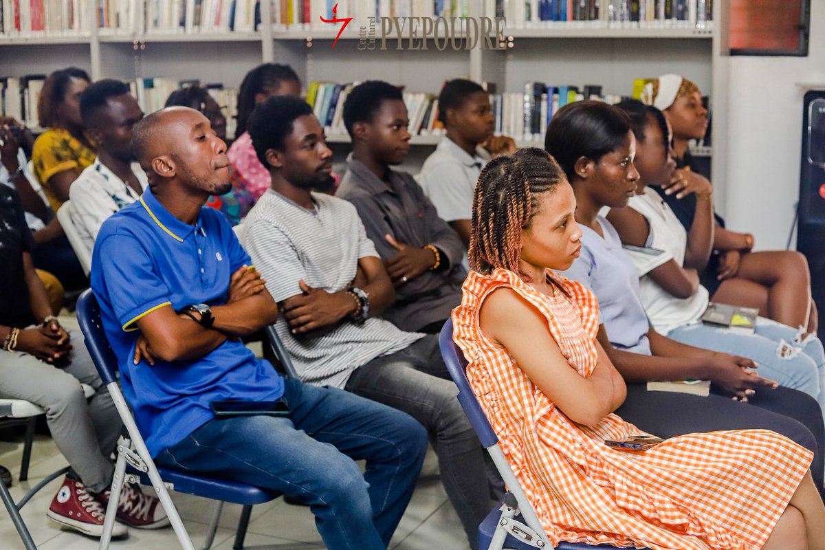 𝐂𝐈𝐍𝐄́ 𝐏𝐘𝐄𝐏𝐎𝐔𝐃𝐑𝐄 | 𝑃𝑟𝑜𝑗𝑒𝑐𝑡𝑖𝑜𝑛 • 𝐷𝑒́𝑏𝑎𝑡 • 𝐻𝑜𝑚𝑚𝑎𝑔𝑒

La DNL et Pyepoudre ont rendu hommage à René Depestre, figure majeure de la littérature haïtienne, lors d’une rencontre où le cinéma, la mémoire et la parole se sont entremêlés.