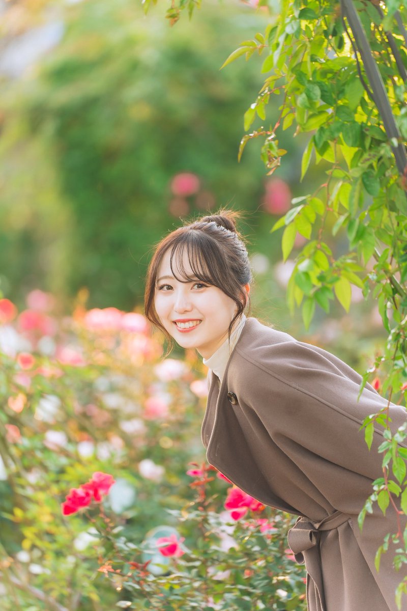 2025年撮影
モデル：みゆさん
<a href="/miyu_photo_123/">みゆ</a> 

秋薔薇の庭園

#ポートレート
#portrait