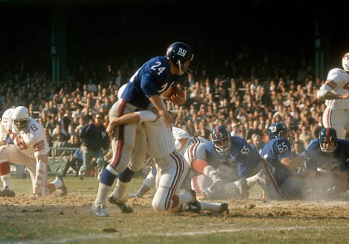 Dave_Longtin's tweet photo. @edgarwoo_ @NFL_DovKleiman Tucker Fredrickson https://t.co/pEzJsaiZIZ