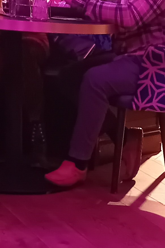 TheSuperpigeon's tweet photo. It's been a while. But out for dinner and spotted some lovely #TanRewinds #JeansAndSheux @JeansAndSheux π€£ππ» https://t.co/KPVoA3pyWL