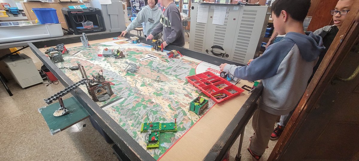 94QDavidDPorter's tweet image. #RoboPandas bring home #CoreValues #Award 🎉🔖🐼🎉 at today's qualifying event @firstlegoleague @PS94Makerspace @PS94DavidPorter @PTAofPS94Q @D26Team Next stop, semi-finals!! 👏🌟 Congratulations 👏🎉👏 🐼👾 #Teamwork #robotics #UNEARTHED @MrsQuartarone @NYCSchools