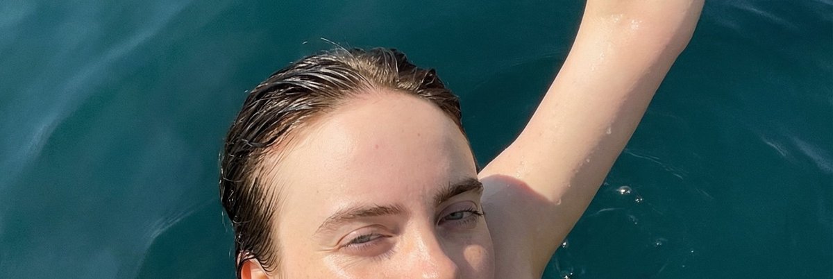Close-Up Water Selfie of Billie Eilish example 2
