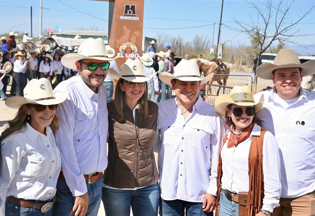 ¡Buenas tardes! 🤠

Hoy, familias completas se reunieron en la cabalgata del #EjidoElOro para convivir, y compartir nuestras tradiciones 🫶🏻

Agradezco la invitación de mi amigo y alcalde <a href="/carlosvpmva/">Carlos Villarreal P</a>, me dio gusto saludar a las familias y a tantos amig@s que se aventaron el
