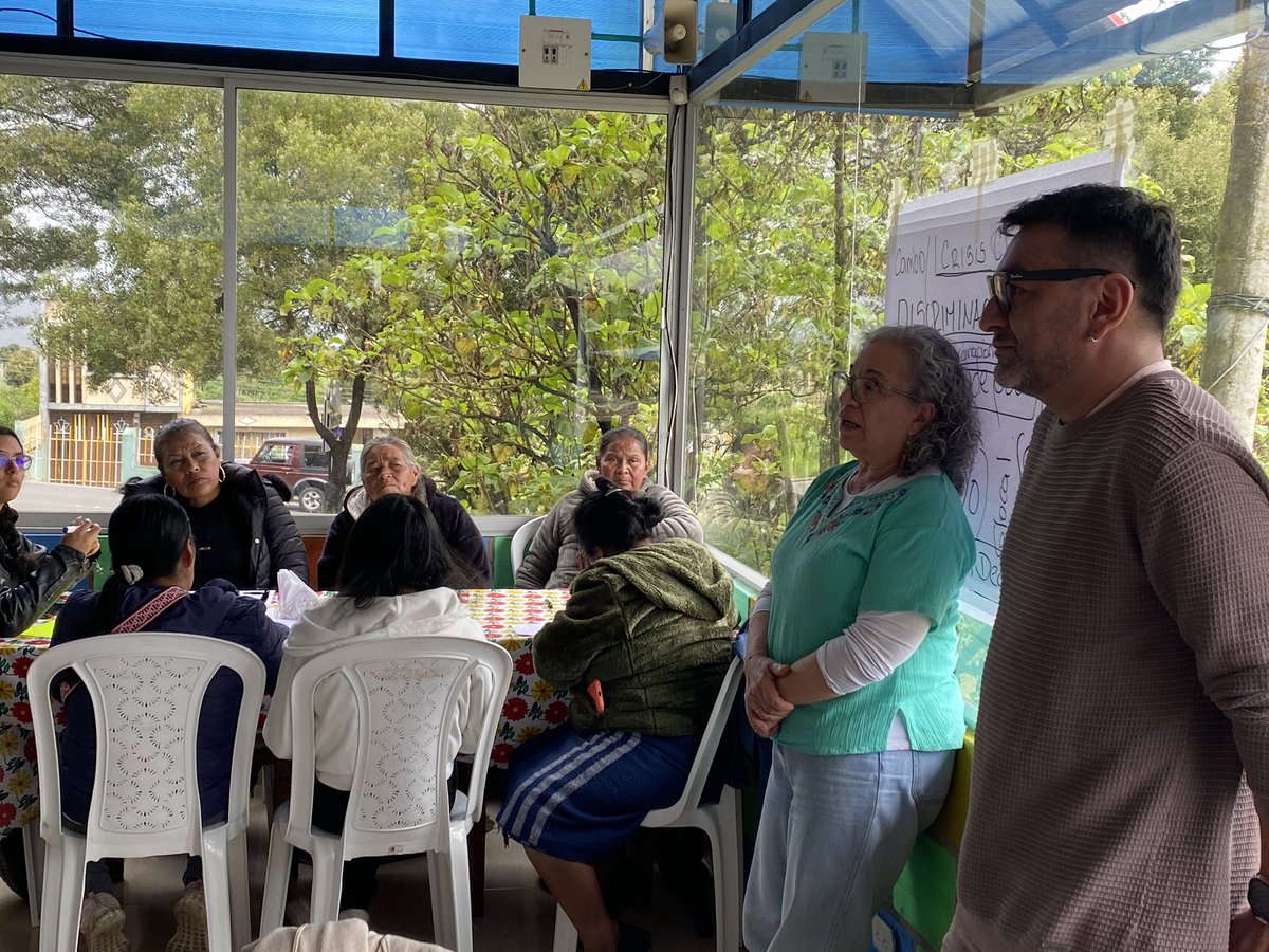 Ciase_ong's tweet photo. Rosa E. Salamanca, directora de CIASE y facilitadora pedagógica, presentó los enfoques:
🌀territorial,
🌀feminista y 
🌀decolonial 
Parámetros para analizar de manera integral las relaciones de poder en las conflictividades del agua y su articulación con la justicia climática. https://t.co/TRg7swgoAX
