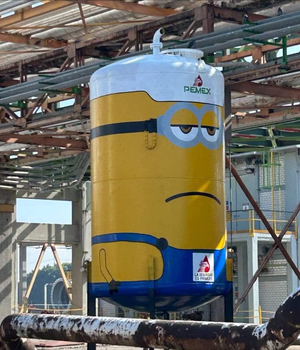 Ingeniero: Pinten los tanques, pero que se vean bien.

-No se diga más.