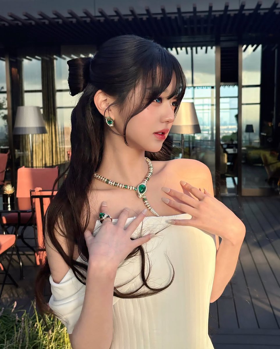 beaucutegirl's tweet photo. 250917 #Wonyoung IG 
🐍💚 

#장원영 #JANGWONYOUNG https://t.co/X3gXSnPNVc
