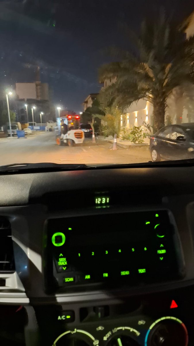 majedmms1's tweet photo. @JeddahAmanah @eMoroor @Saudi_TGA اخر الليل الان الساعه قريب الواحده صباحا 
ويسرحون ويمرحون والامانه مافي اي تصرف معهم الى متى في كبار سن ومرضى وطلاب داخل الحي 
@saudimomrah 
@JeddahAmanah https://t.co/Jw9yfMUU9H