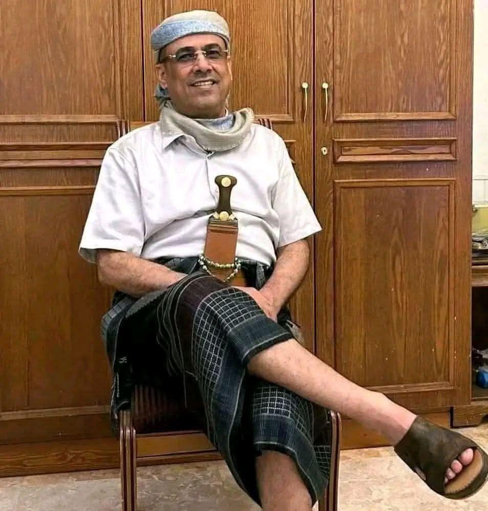 لتبقى مكانتك محفوظة في قلوب اليمنيين لم يُرِد الله لك أن تكون ضمن التشكيلة ..!! 

أما نحن فعدم إختيارك أنت والجبواني وبن عديو وباتيس وجباري #دلل لنا عدم الجدية في إصلاح الأوضاع وأن المراوغة مع المتربصين ستقودنا إلى ما لا يحمد عقباه ..‼️