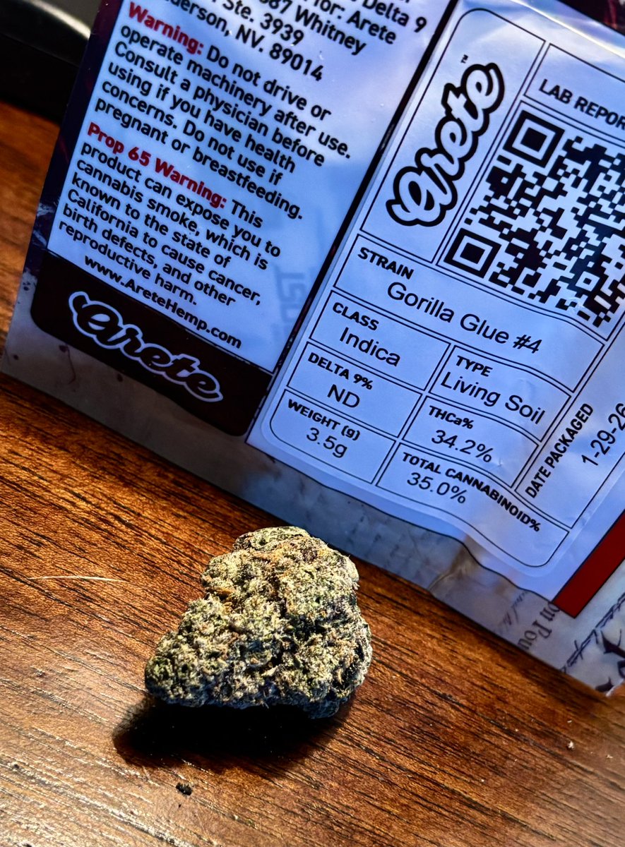 HFEGetSticky's tweet photo. #AreteHemp #THCA 
Sour Diesel is straight gas! This batch is extremely effective. 
Maui Wowie is a mouth watering explosion of tropical fruit. 
Gorilla Glue is a relaxing mixture of pine, cocoa &amp; pungent earth that will have you couch locked. 

Great variety of fire! @aretehemp https://t.co/vluKLqb9xq