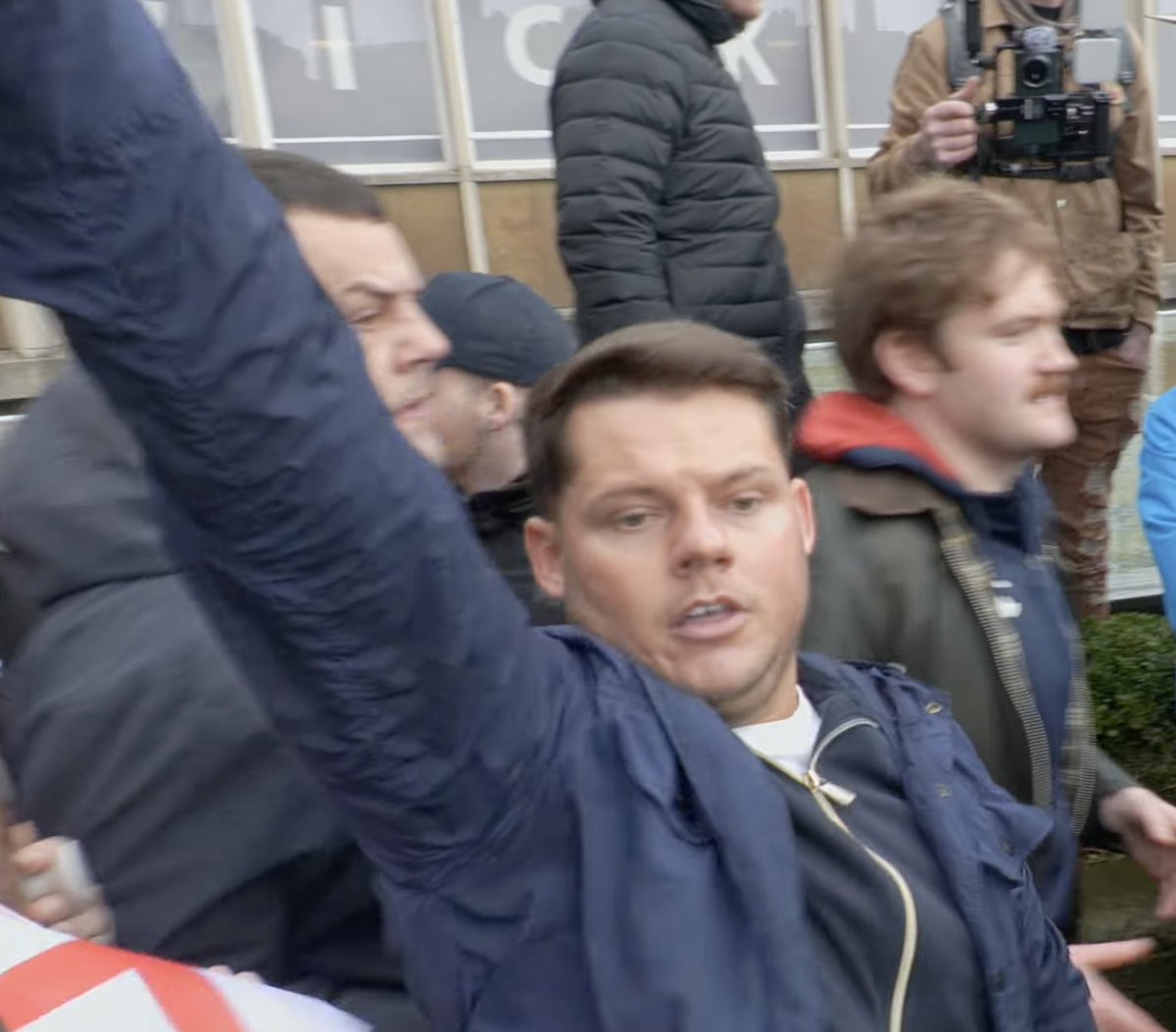 TomSykesUK's tweet image. Far-right agitator #RyanFerguson gives nazi salute at #Warwick march. Captured by @Urban_Pictures. 
@warkspolice you were stood in front of him. Has any action has been taken? This act is illegal under the Public Order Act 1986. Full video youtu.be/axynXPVTyI8 #HateSpeech