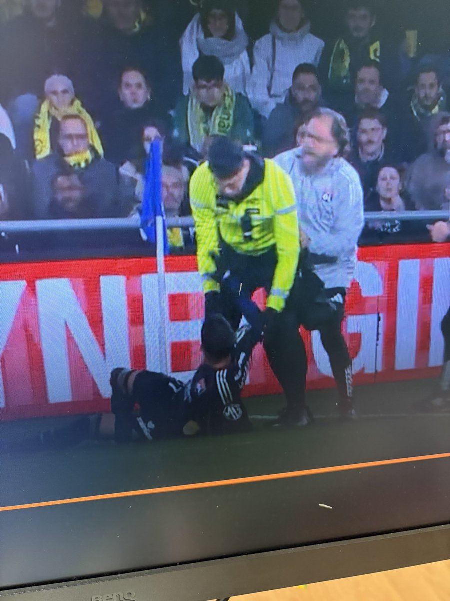 Lunaire.

#FCNOL #Ligue1