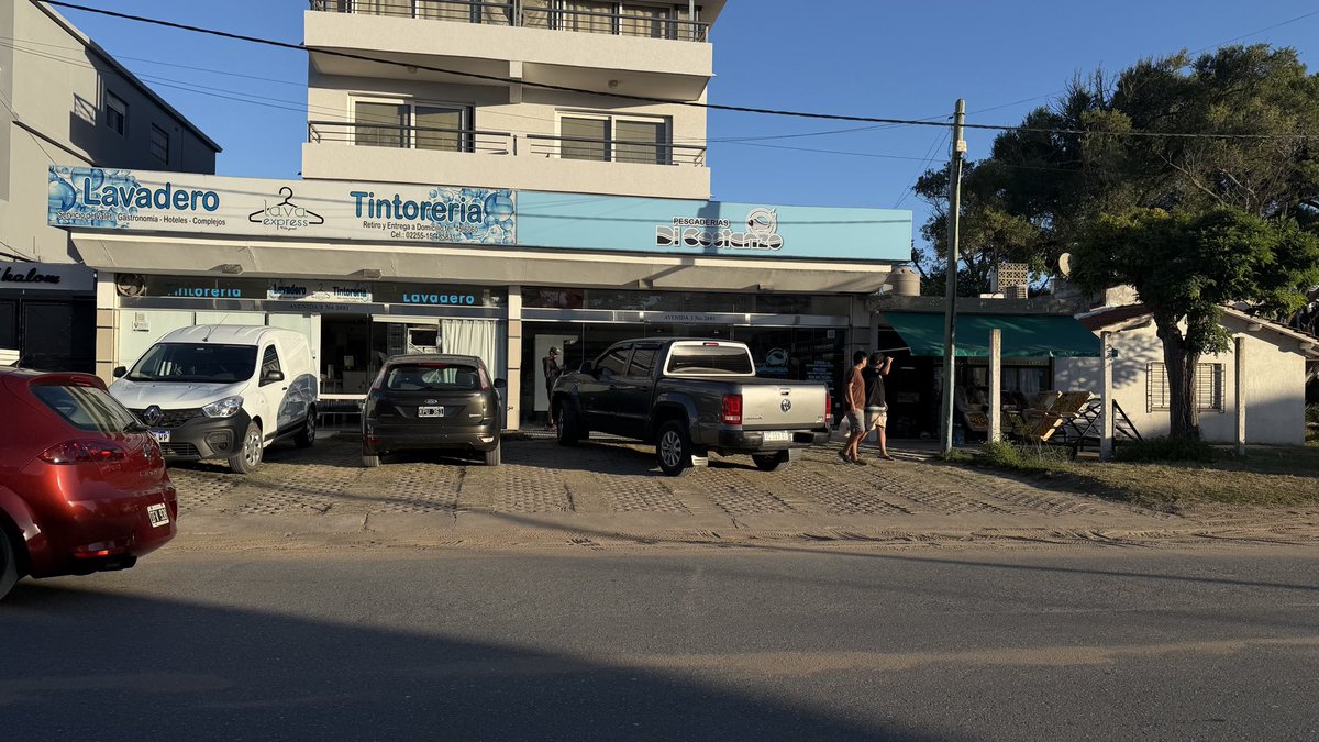 Posta que no falla… hasta en Gesell se ven los <a href="/BoludoscnAmarok/">Boludos con Amarok</a>