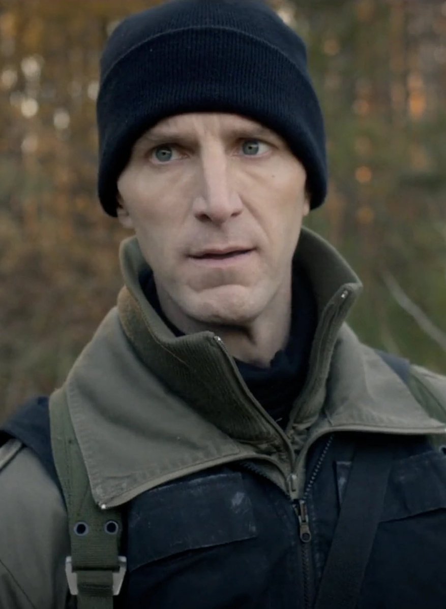 aprilremover's tweet image. this random motherfucker got way too much screen time i was irritated as fuck