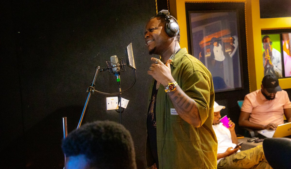 BruceMelodie's tweet image. As Pom Pom is racing toward 10M views, know this: our store is stacked, and the studio never sleeps. 

We’re always cooking up more hits 🔥🔥

Rwandan flavor, Munyakazi style 🕺

 #PomPom