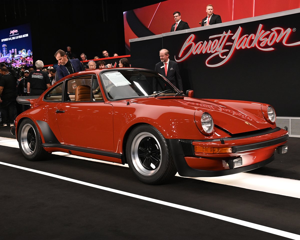 Barrett_Jackson's tweet image. Award-winning and boosted! This 1977 @Porsche #930 #Turbo sold for $451,000 at the 2026 Scottsdale Auction.

Sell your car where the bidders are. #Consign now for the Apr. 16-18 Palm Beach Auction at the South #Florida Fairgrounds.

Consign now: bit.ly/PB26TW-Consign