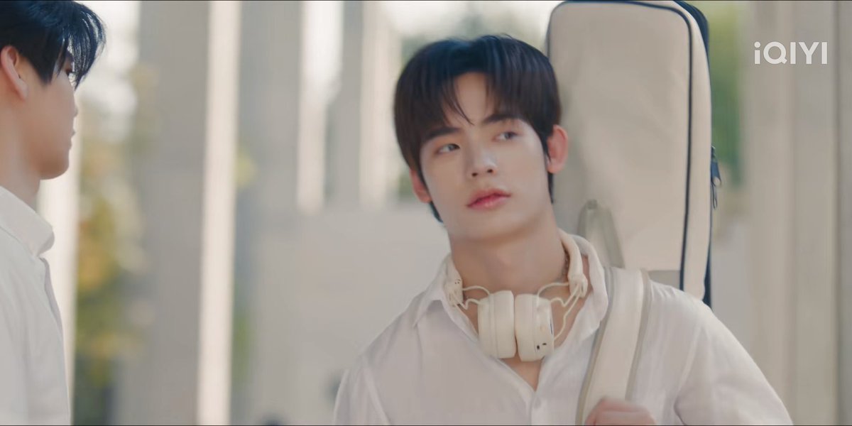 pankhaa_'s tweet image. he purposely chose the white chocolate to please duang, he purposely took a longer route home to spend more time with duang, secretly took duangs sticker AND doesn’t mind stickers of him around his faculty. give me qins pov NOW. 

DUANG WITH YOU EP2
#ด้วงกับเธอEP2