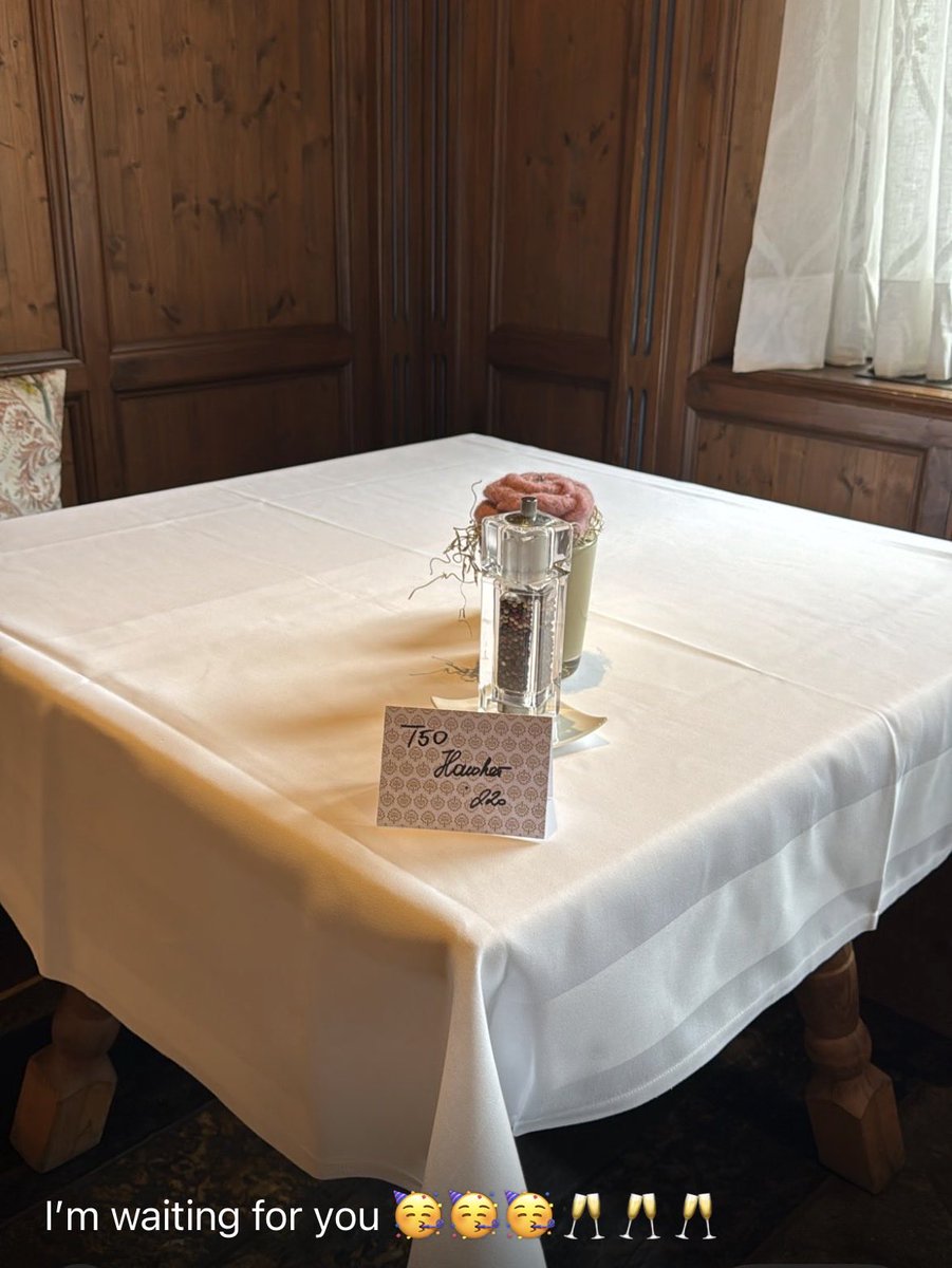 nickycrowther77's tweet image. Let the ⛷️ holiday commence…. #outofoffice #ski #Austria  #manchesterairport