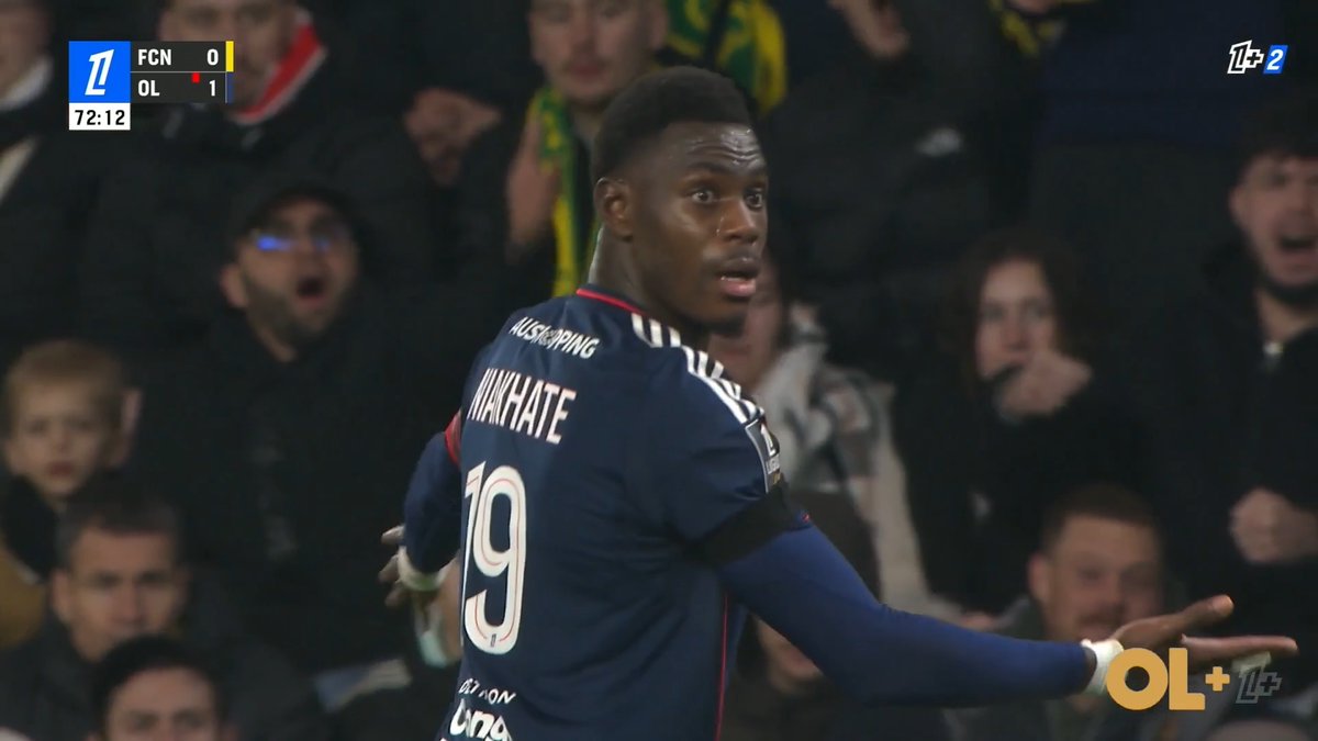 OL__Plus's tweet image. #FCN 0-1 #OL
Une équipe qui enchaîne les matchs.
Qui joue avec une infirmerie pleine.
A dix pendant 30 minutes
Et qui ramène trois points au courage.
L'OL est 3ᵉ de L1 (pour au moins 24h)
#FCNOL