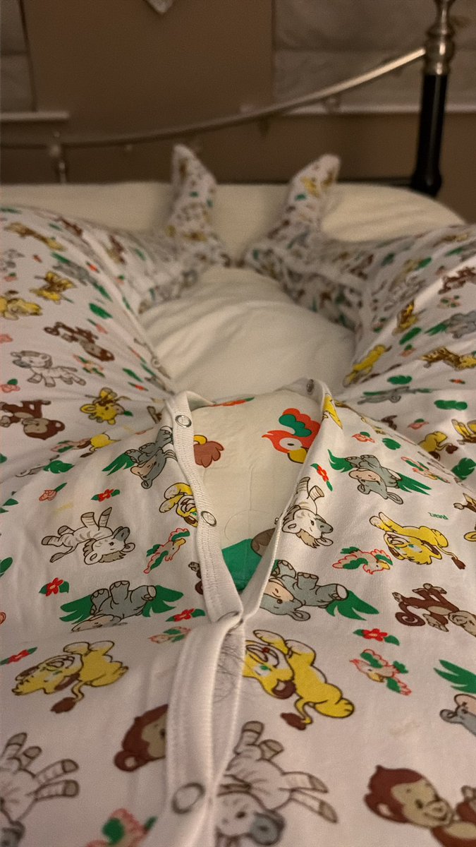 A different view tonight…!

<a href="/NappiesRUs/">NRU</a> <a href="/RearzInc/">Rearz Inc</a>