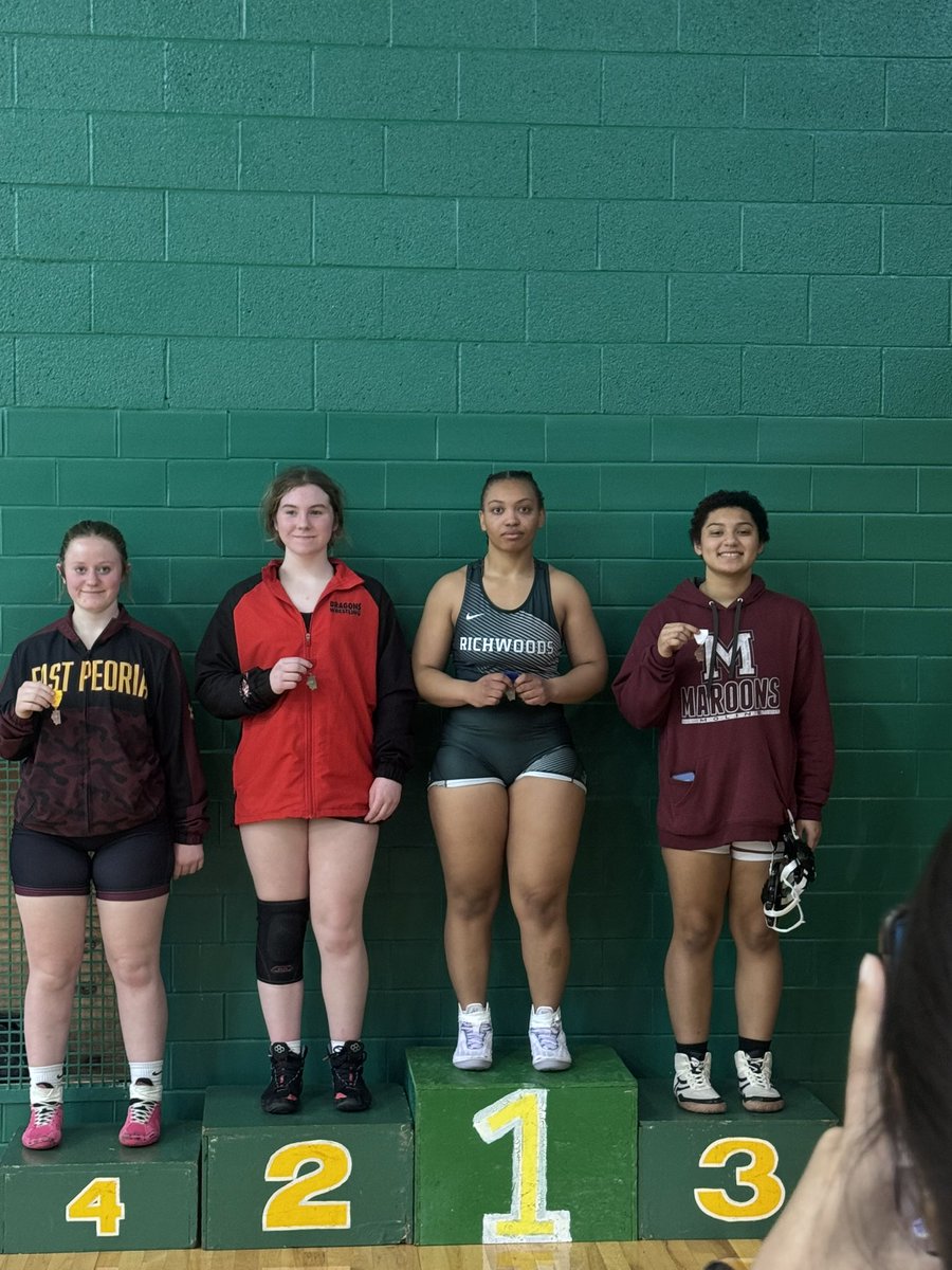 LadyKnightWrest's tweet photo. We brought 7 and 4 made it out of regionals and on to sectionals. Congratulations Leah, Sydney, Marley, and Kya!!! @Richwoods_HS https://t.co/dCc2aXg7vW
