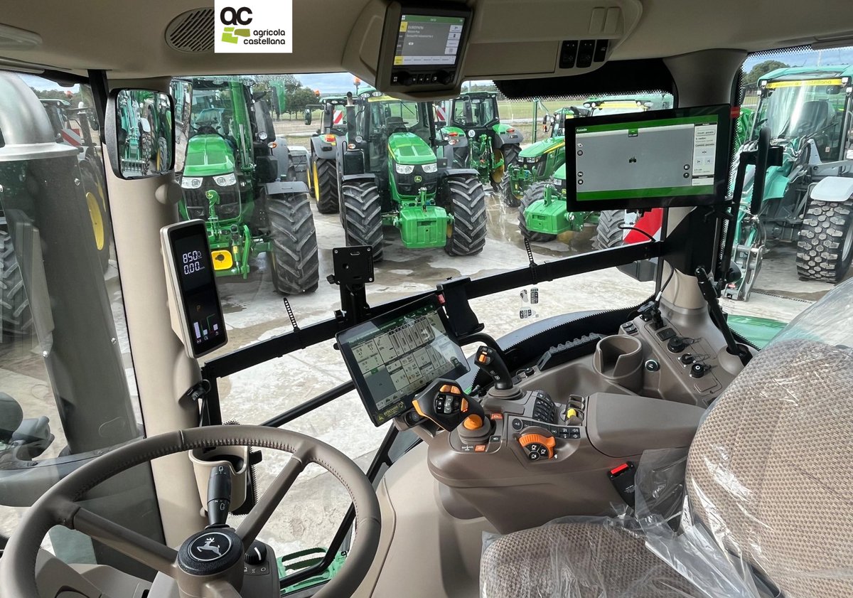 🚜✨ Ilusión compartida en Gómezserracín ✨🚜

💚 Entregamos con mucha ilusión este John Deere 6R 185 a nuestros amigos, la familia Sancho Muñoz, en Gomezserracín📍