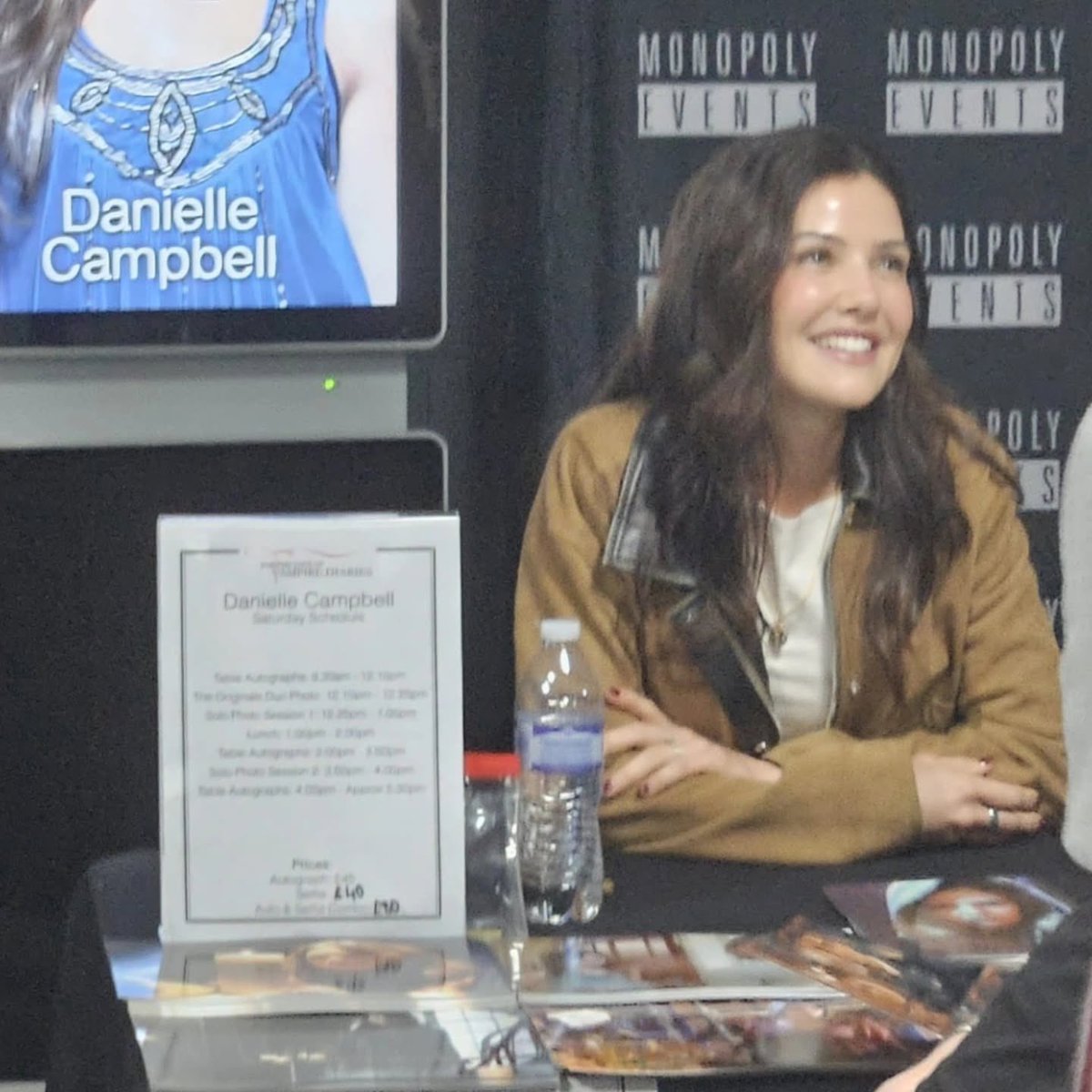 daniellecbra's tweet photo. Danielle Campbell esteve presente, hoje (07), na convenção For The Love of Vampire Diaries UK. https://t.co/SXi6LOsQIP