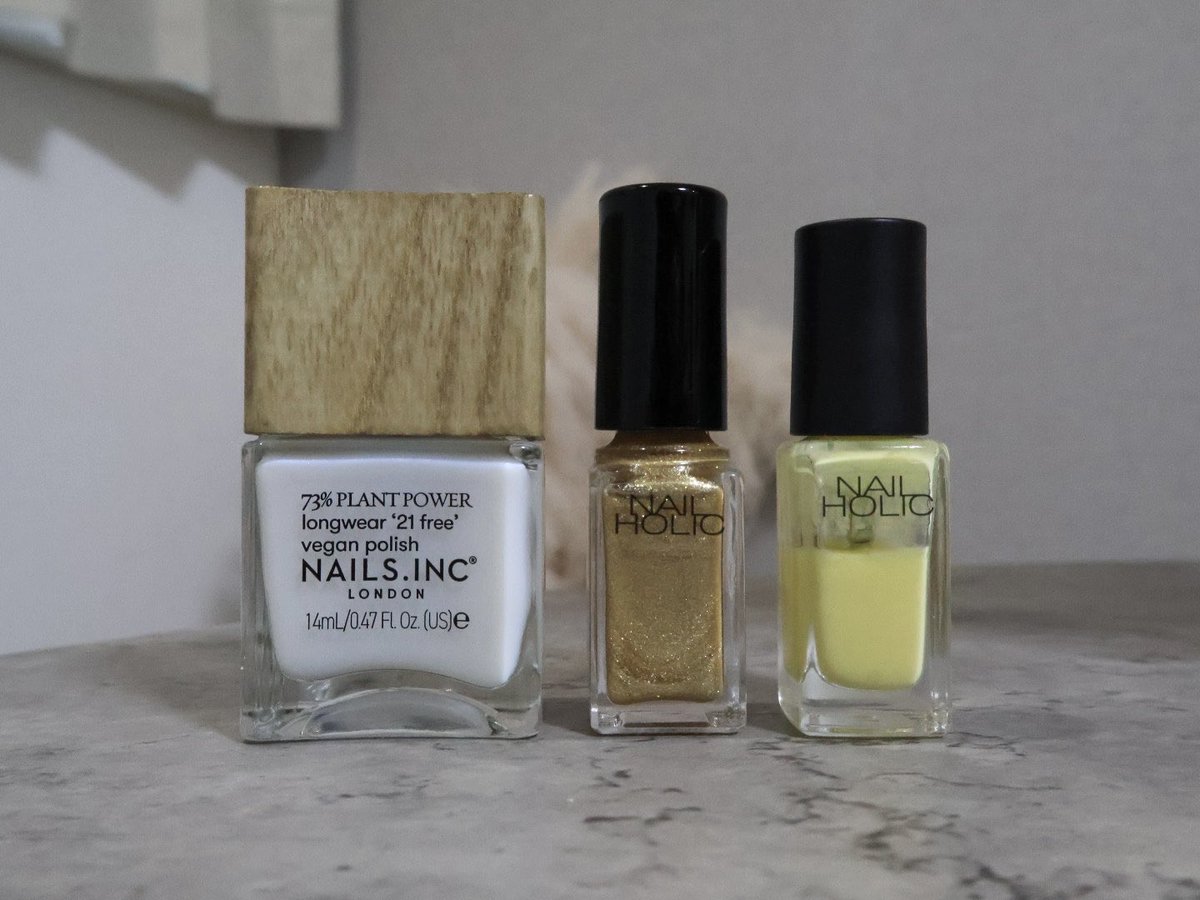 肌になじむバターネイル🧈

🫧 NAILS. INKグローイングサムウェア
📒 NAILHOLIC YE508
💫 NAILHOLIC GD019A

#セルフネイル #ポリッシュ派