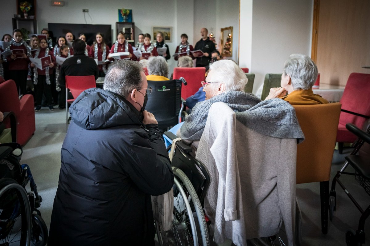 Escolanía Salesiana María Auxiliadora tweet media