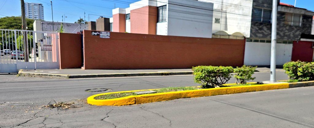 ZonaSegPuebla's tweet photo. QUEDANDO CON ESTA BELLS IMAGEN URBANA DE LA COLONIA PRADOS AGUAZUL
AV 55 PTE DESDE LA 7 SUR HASTA LA PROLONGACION DE LA 11 SUR
ESTO ADEMAS AUMENTA LA PLUSVALIA DE NUESTRA ZONA
CONTRIBUYE A LA ORGANIZACION VECINAL
ACCIONES QUE REALIZAMOS DESDE HACE MAS DE 15 AÑOS. https://t.co/TSDaEkOq29