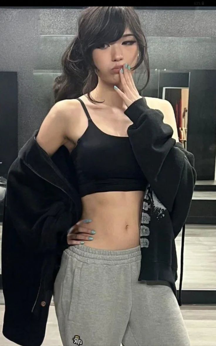 The world needs more racist chuds like Emiru 🇺🇲