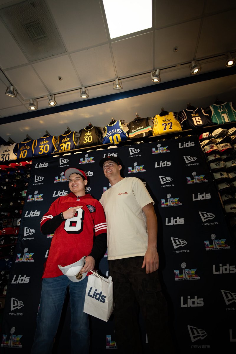 lids's tweet photo. Huge Shoutout to @MacJones_10 for stopping by our @westfieldvf Lids location in partnership with @NewEraCap to kick off Super Bowl weekend! 🏈🔥 https://t.co/xPBn5opmsi